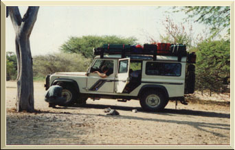 Just after the turn-off, deflating the tyres.